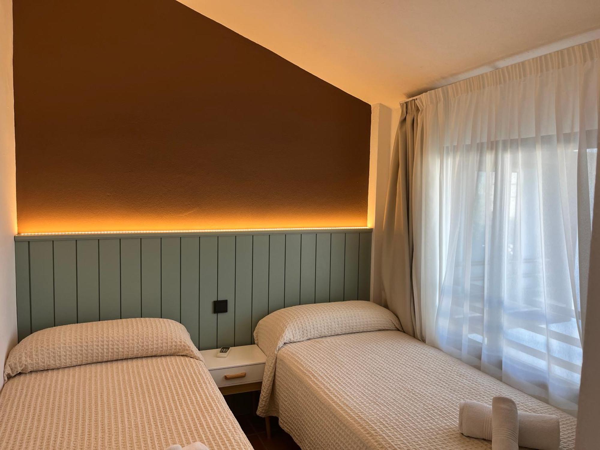 Nuramar Aparthotel Cala en Bosch Exteriér fotografie