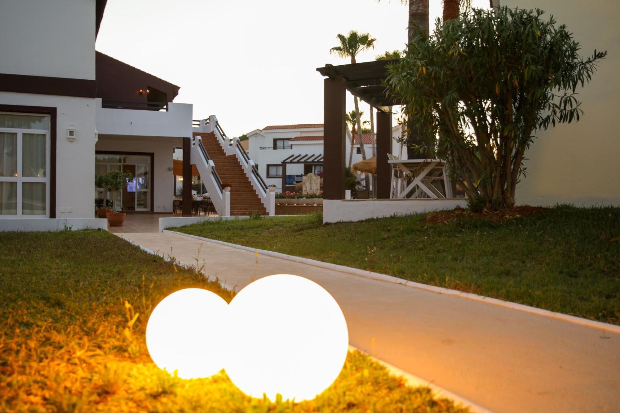 Nuramar Aparthotel Cala en Bosch Exteriér fotografie